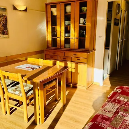 Bright With Balcony Views Of Mont Blanc Parking Appartamento