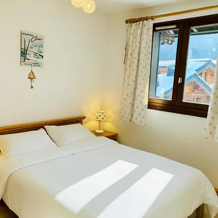 Bright With Views Of Mont Blanc Appartamento